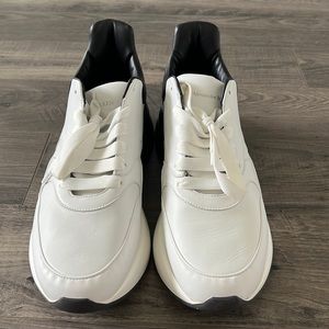 Alexander McQueen runner sneakers ‘black and white’